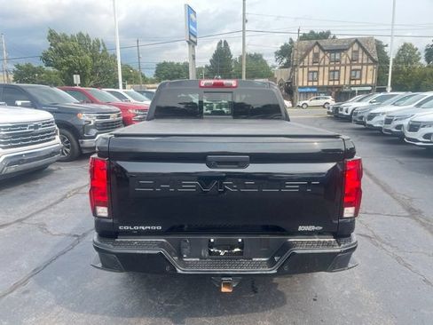 Used 2025 Chevrolet Colorado W/T w/ Advanced Trailering Package AWD/4WD image 4