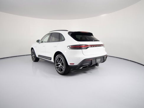 New 2026 Porsche Macan image 3