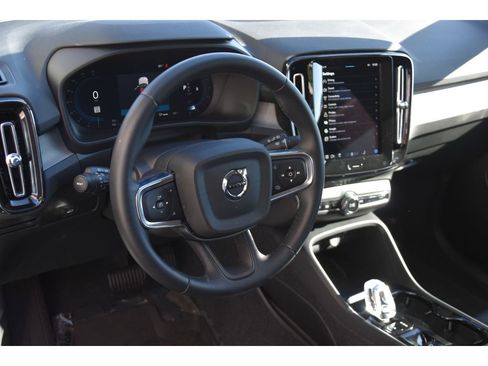 Certified 2025 Volvo XC40 B5 Ultra w/ Protection Package Premier image 13