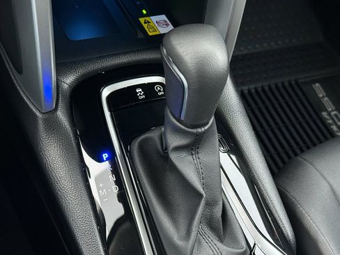 Used 2023 Toyota Corolla Cross XLE image 21