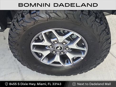 Used 2025 Ford Bronco Badlands image 7