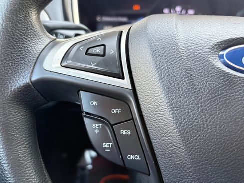 Used 2017 Ford Fusion SE FWD image 28