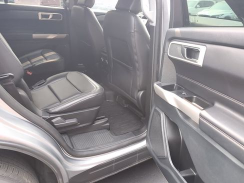 Used 2023 Ford Explorer XLT w/ Equipment Group 202A AWD/4WD image 6