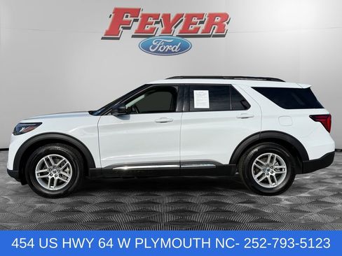 Certified 2025 Ford Explorer Active RWD image 2