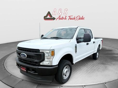 Used 2022 Ford F250 XL w/ Power Equipment Group AWD/4WD image 3