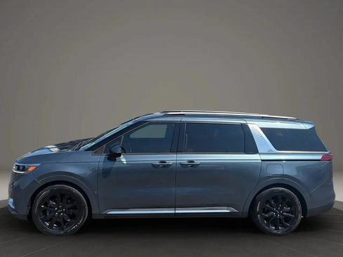 Used 2022 Kia Carnival SX FWD image 2
