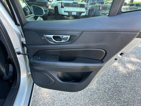 Used 2019 Volvo S60 T5 Momentum w/ Multimedia Package image 16