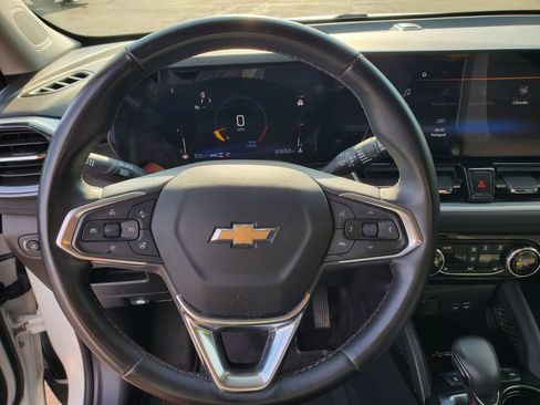 Used 2024 Chevrolet TrailBlazer LT w/ Convenience Package AWD/4WD image 18