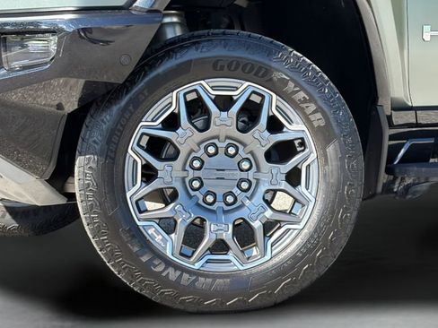 Used 2024 GMC Hummer EV 3X image 13