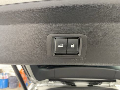 Used 2025 Mitsubishi Outlander SE image 17