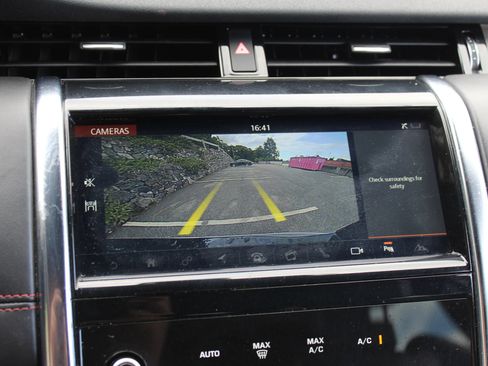 Used 2020 Land Rover Discovery Sport HSE R-Dynamic AWD/4WD image 31