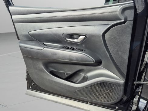 Used 2025 Hyundai Tucson SE FWD image 23