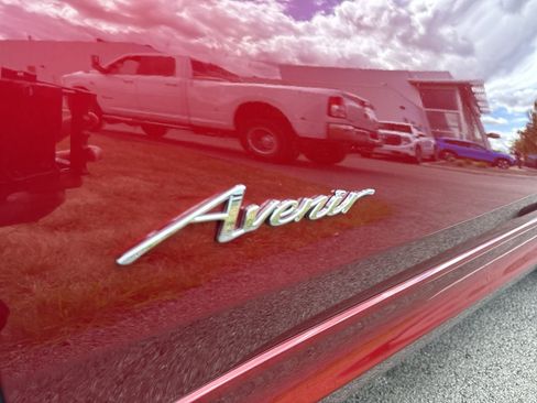 Certified 2025 Buick Envista Avenir image 30