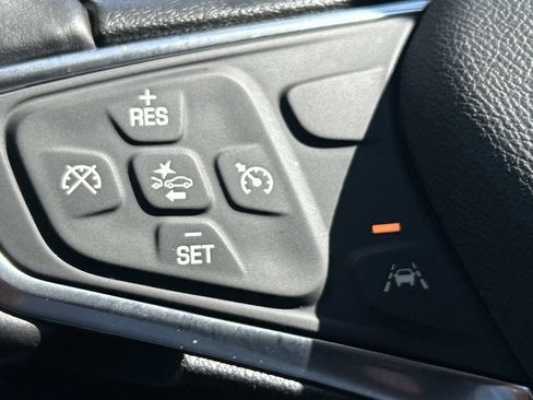 Used 2020 Chevrolet Equinox LT w/ Driver Convenience Package FWD image 31