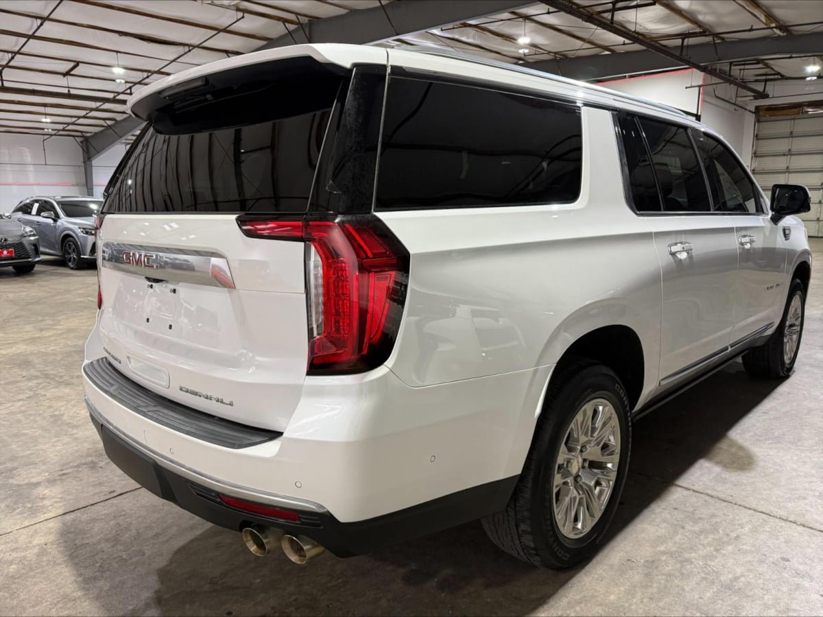 Used 2024 GMC Yukon XL Denali w/ Advanced Technology Package AWD/4WD image 8