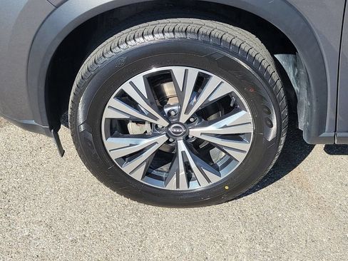 Used 2023 Nissan Rogue SV FWD image 9