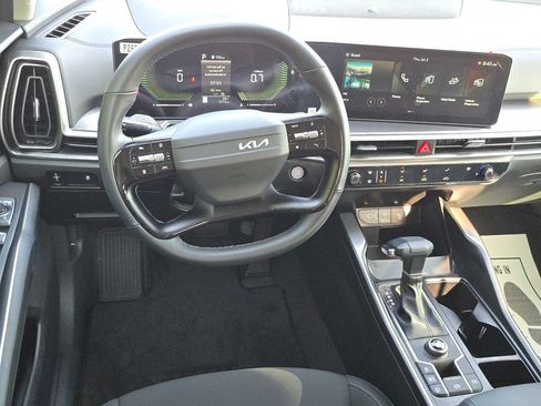 Used 2026 Kia Sorento LX FWD image 11