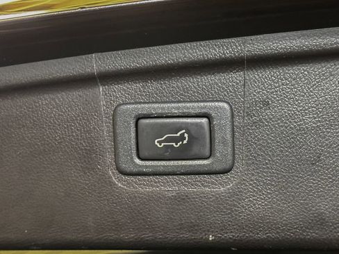 Used 2017 Subaru Outback 2.5i Limited image 22