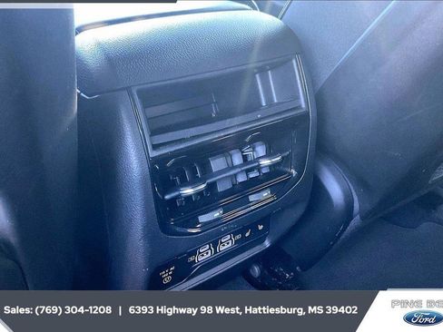 Used 2023 Jeep Grand Cherokee Overland image 23