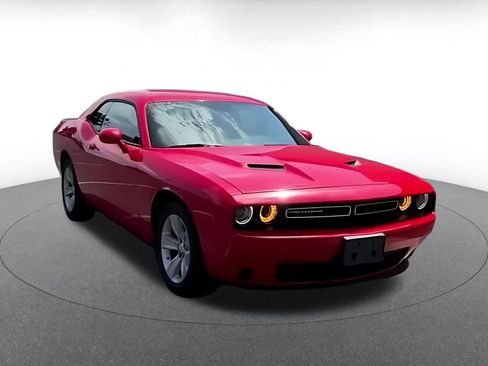 Used 2023 Dodge Challenger SXT RWD image 4