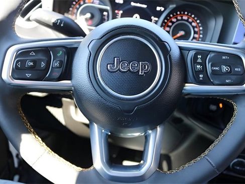 Used 2025 Jeep Wrangler Sahara w/ Safety Group image 20