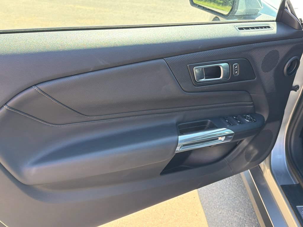 Used 2025 Ford Mustang Premium RWD image 10