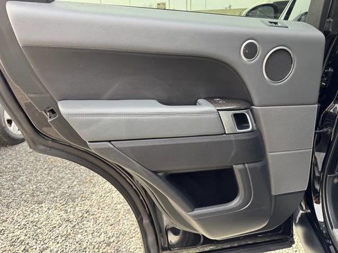 Used 2015 Land Rover Range Rover Sport HSE image 15