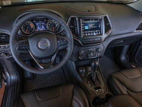 Used 2022 Jeep Cherokee Trailhawk w/ Premium Leather Package AWD/4WD image 22
