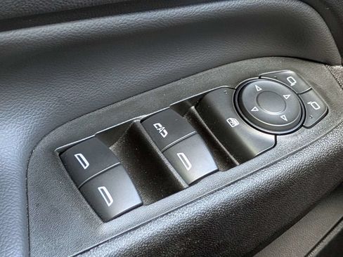Used 2024 Chevrolet Equinox LT FWD image 25