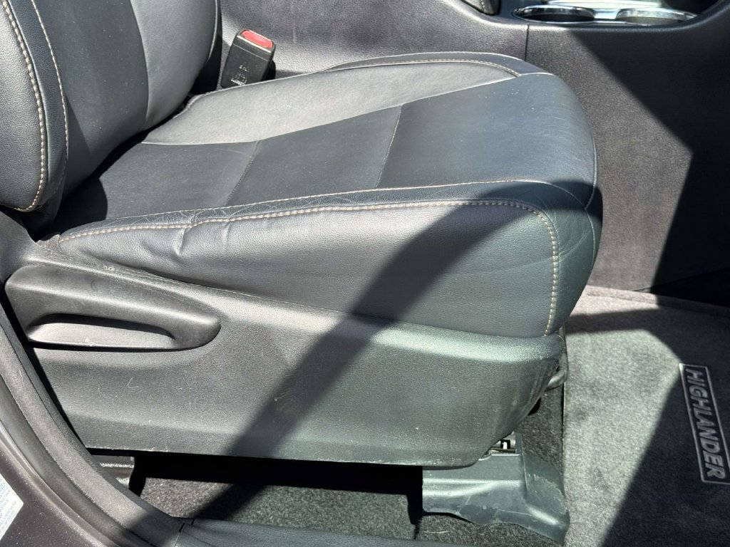 Used 2014 Toyota Highlander XLE AWD/4WD image 12