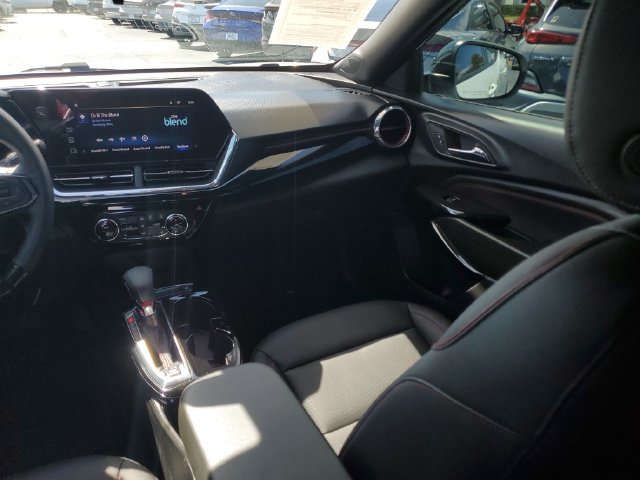 Used 2026 Chevrolet Trax RS FWD image 24