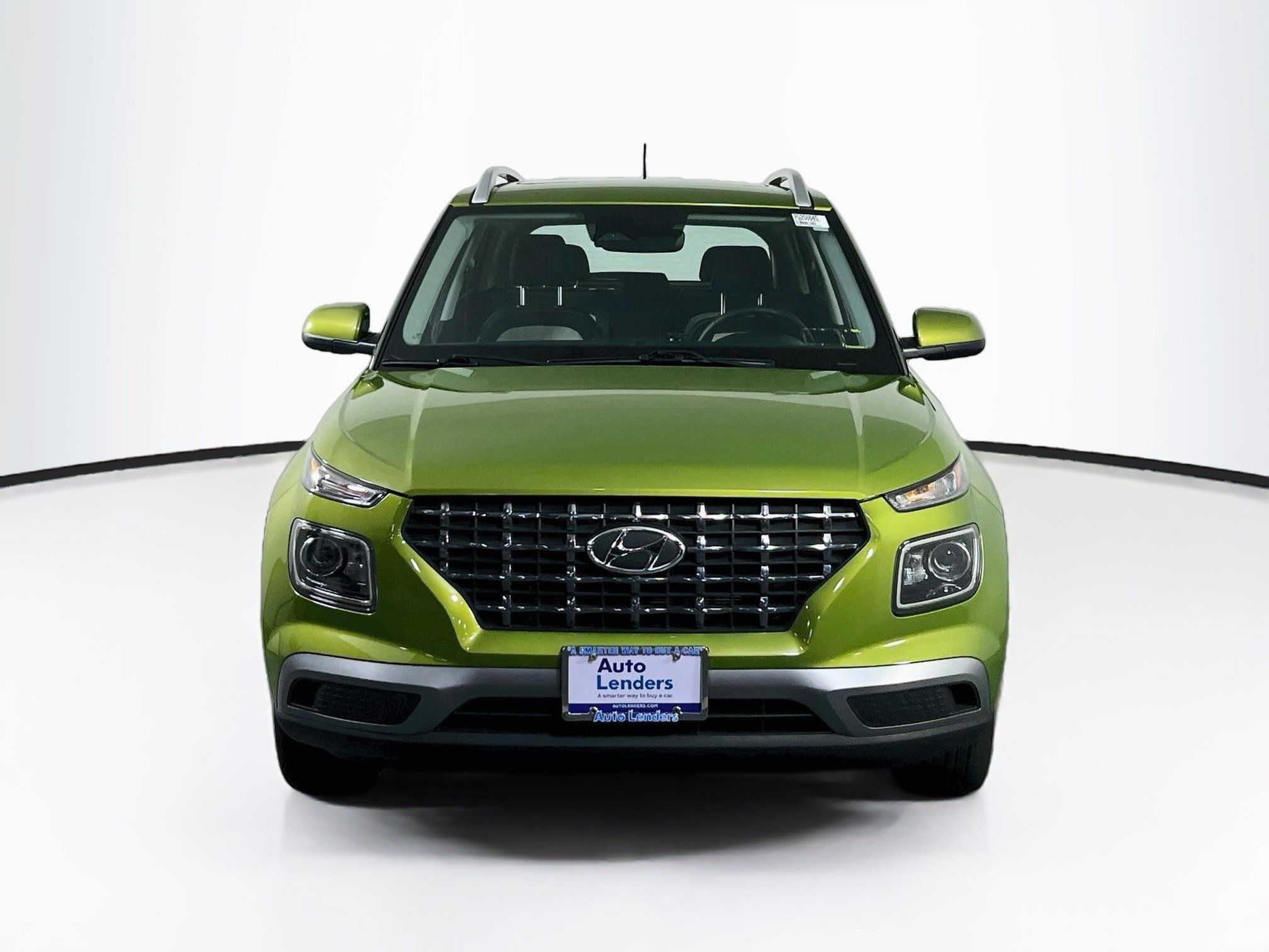 Used 2023 Hyundai Venue SEL FWD image 2