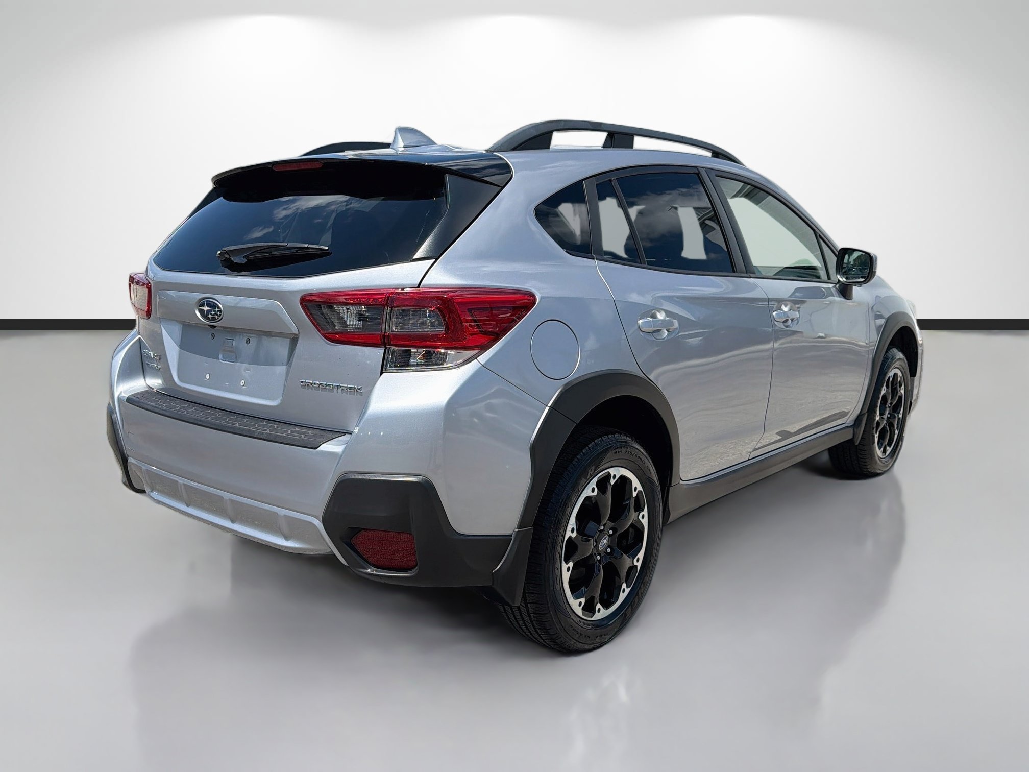 Used 2023 Subaru Crosstrek 2.0i Premium AWD/4WD image 5