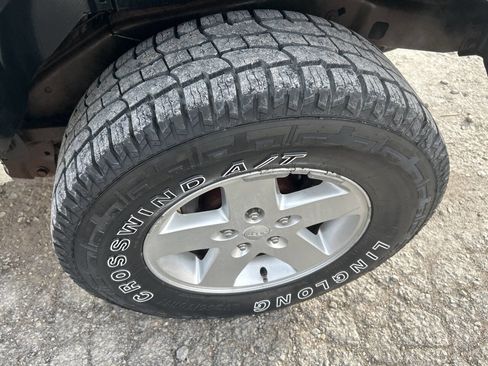 Used 2010 Jeep Wrangler Sport image 10