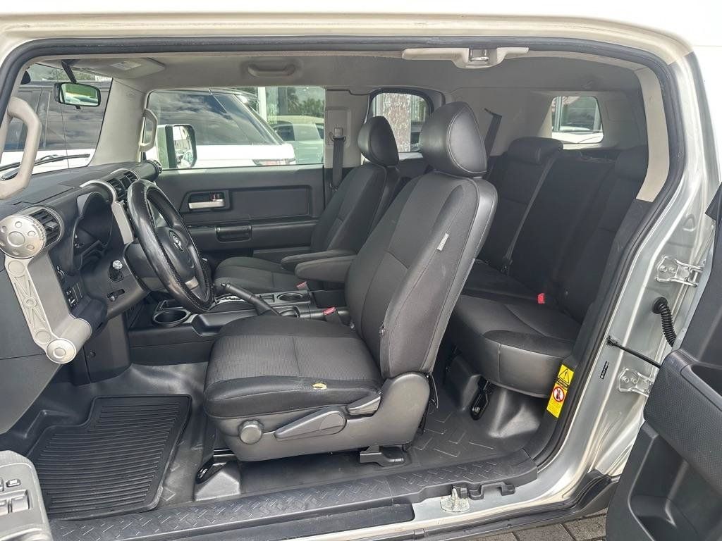 Used 2007 Toyota FJ Cruiser 2WD w/ Convenience Pkg image 11