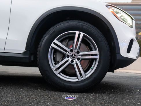 Used 2021 Mercedes-Benz GLC 300 4MATIC image 9