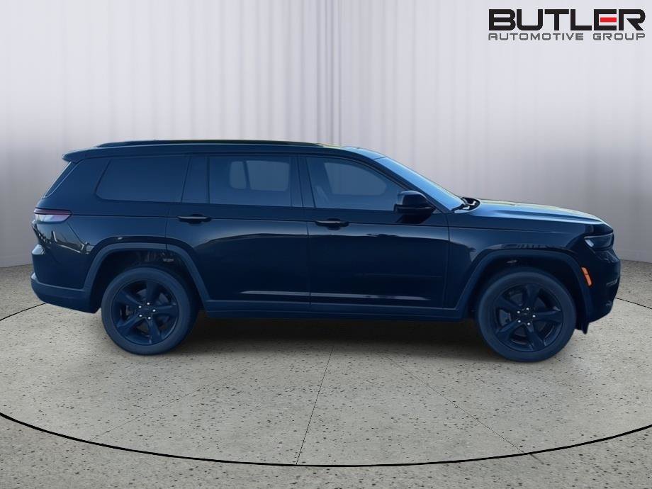 Used 2024 Jeep Grand Cherokee L Limited w/ Black Appearance Package RWD image 5