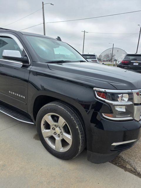 Used 2017 Chevrolet Suburban Premier AWD/4WD image 4