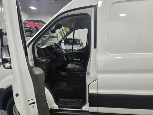 Used 2024 Ford Transit 250 148 Medium Roof RWD image 12