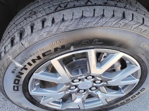 Used 2023 GMC Acadia SLT image 15