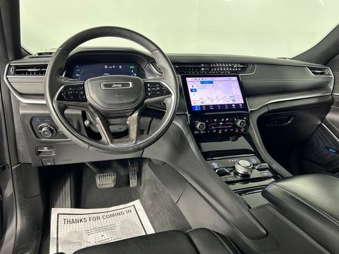 Used 2023 Jeep Grand Cherokee Overland w/ Luxury Tech Group IV AWD/4WD image 19