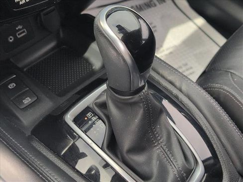 Used 2019 Nissan Rogue Sport SL w/ Premium Package FWD image 12