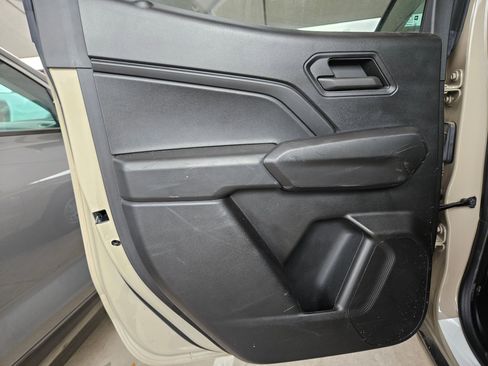 Certified 2024 Chevrolet Colorado W/T image 9