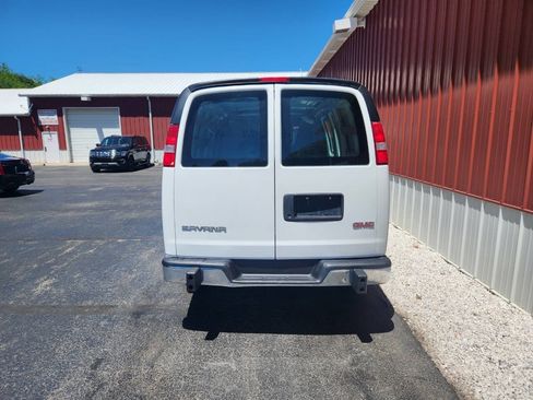 Used 2017 GMC Savana 2500 RWD image 3