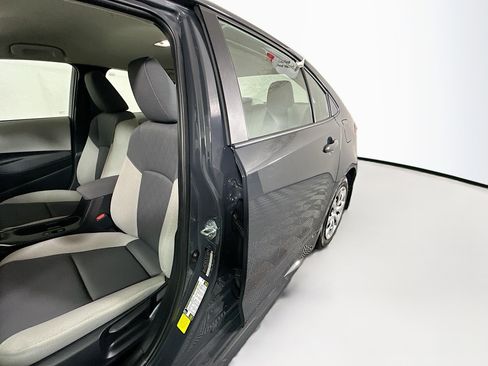 Used 2025 Toyota Corolla LE image 12