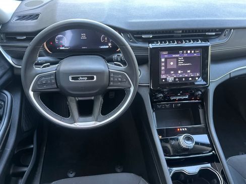 Certified 2023 Jeep Grand Cherokee Laredo w/ Luxury Tech Group I AWD/4WD image 14