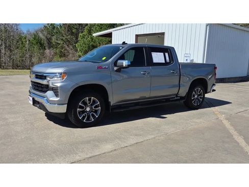 Used 2024 Chevrolet Silverado 1500 LT image 4
