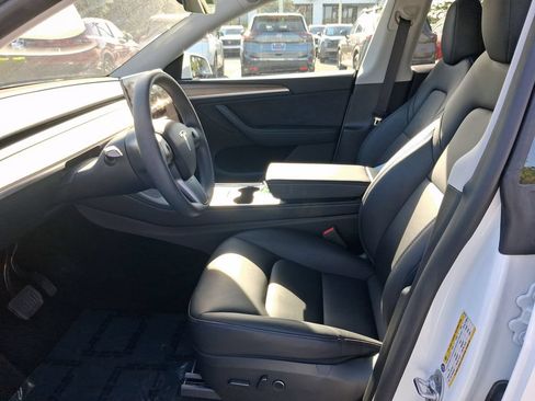 Used 2024 Tesla Model Y Long Range AWD/4WD image 14