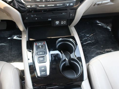 Used 2021 Honda Pilot Touring image 25