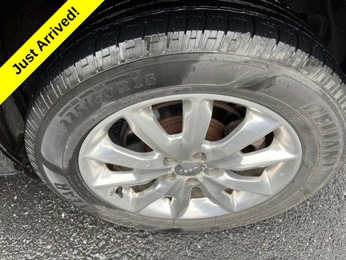 Used 2015 Jeep Cherokee Limited AWD/4WD image 12